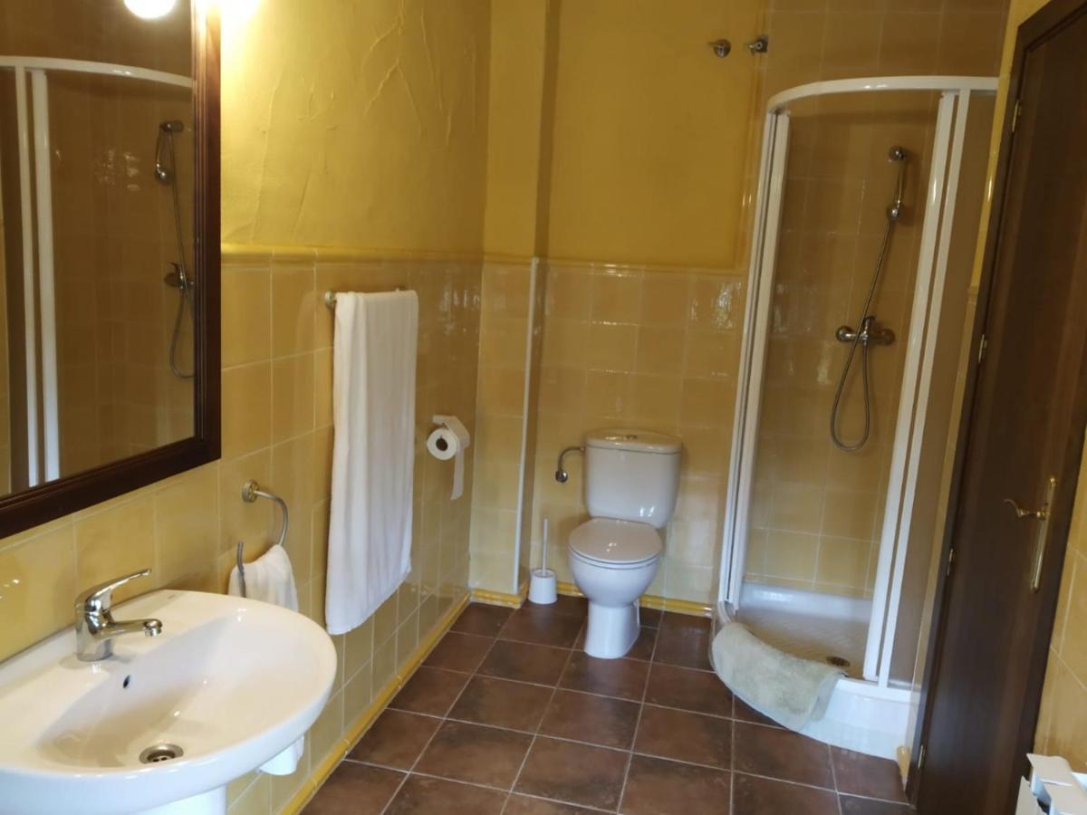Viv. De Uso Turistico Fuente El Tejo - Casa Ana Villa Burgohondo Exteriör bild